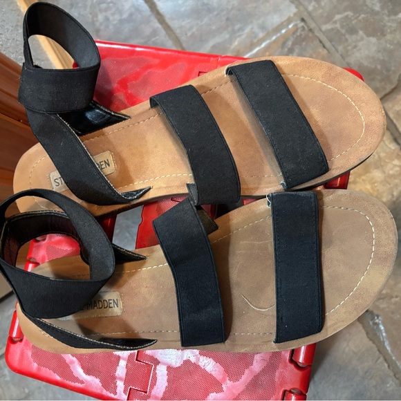 Steve Madden Shoes - Steve Madden Black and Tan Women's Sandals